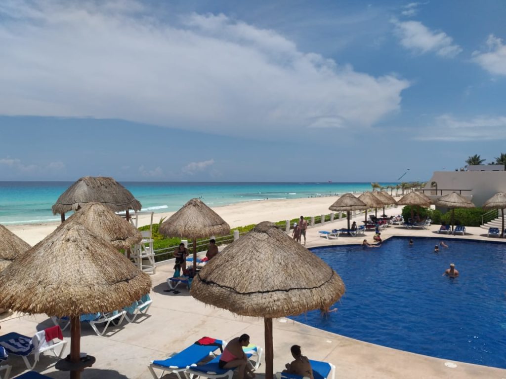 Spectacular Cancun Beachfront Villa - Saveene Boatel & Luxurious Villas
